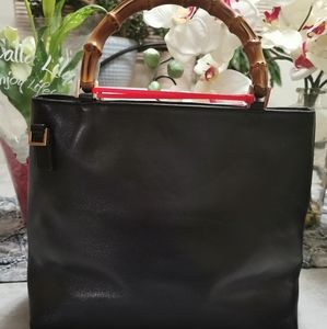 (Sold)💯% authentic Gucci leather purse